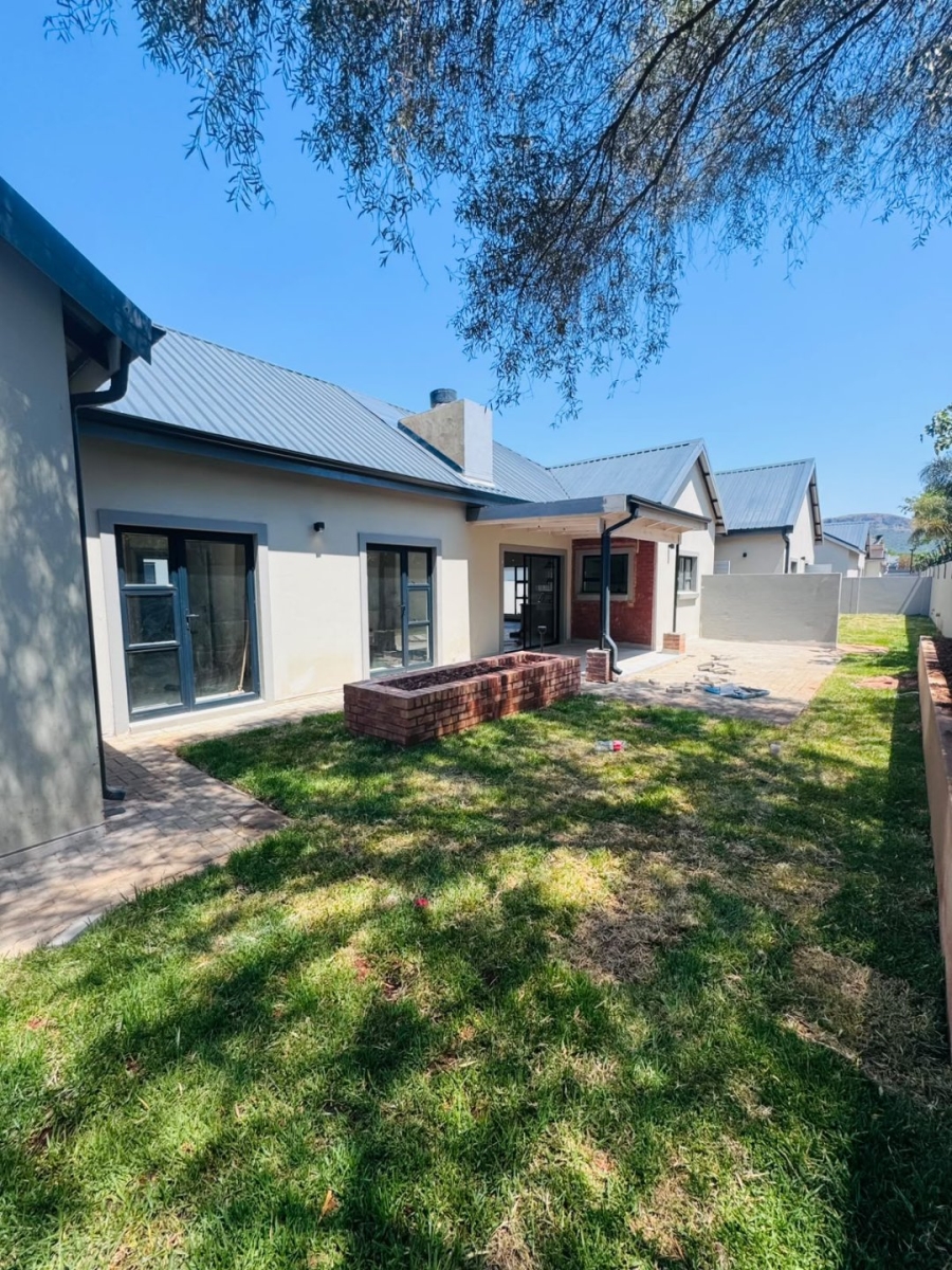 To Let 4 Bedroom Property for Rent in Ifafi North West